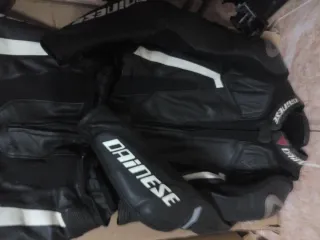 Mono Dainese Talla 52 Negro/Blanco