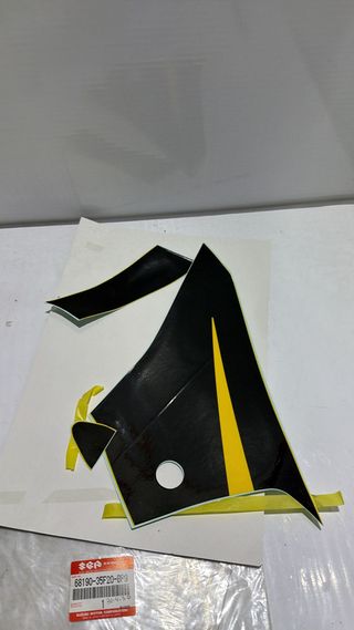 Juego de cintas, centro izquierdo para Suzuki, GSX-R 600. Ref. 68190-35F20-BP9