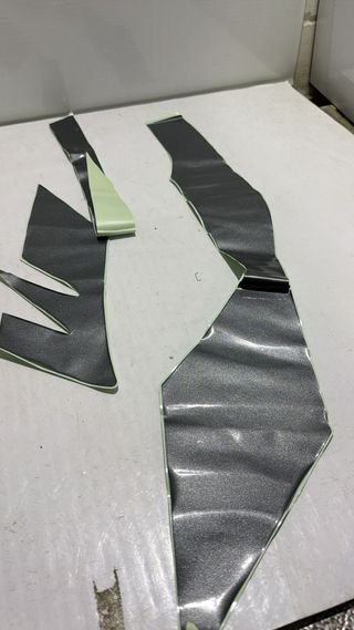 Cinta carenado lateral izquierdo para Suzuki, GSX125. Ref. 68695-20C30-GZF