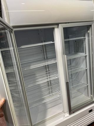 Armario Refrigerado Doble con Puertas de Cristal