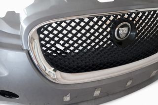 Parachoques Delantero y Parrilla Jaguar XF