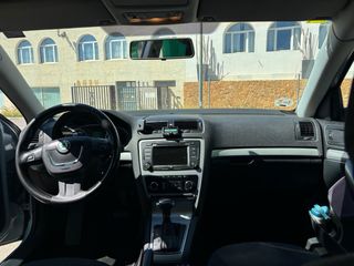 Skoda Octavia 2009 2.0 TDI DSG