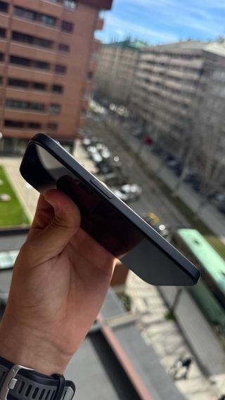 iPhone 15 Negro/Gris