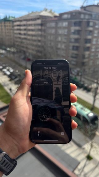 iPhone 15 Negro/Gris