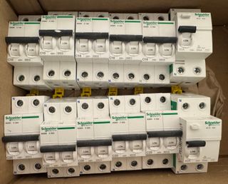 Interruptores Schneider iK60N + RCD40 funcionando