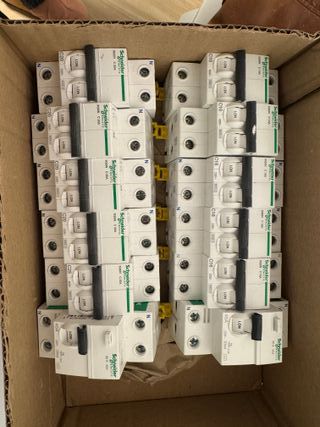 Interruptores Schneider iK60N + RCD40 funcionando