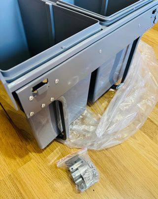 Cubo de basura con 2 compartimientos