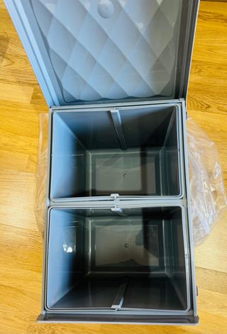 Cubo de basura con 2 compartimientos