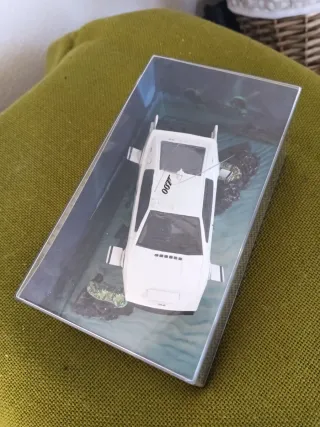 Coche Lotus Esprit S1 James Bond 007