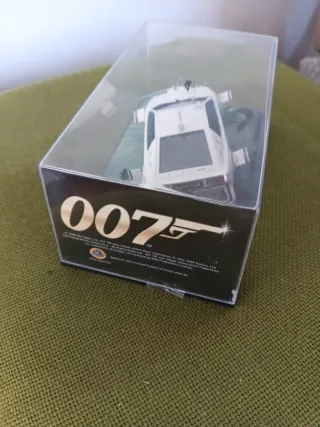 Coche Lotus Esprit S1 James Bond 007