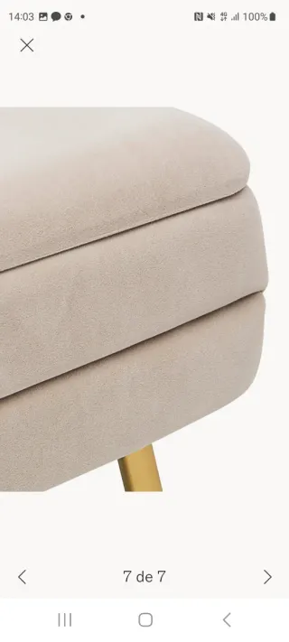 Banco de almacenaje beige y dorado