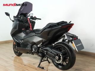 YAMAHA T-MAX 560