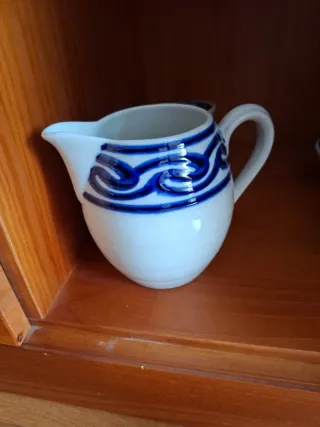 Juego de jarra y 6 tazas de cerámica