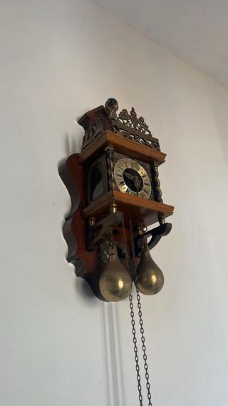 Reloj de pared antiguo madera y latón