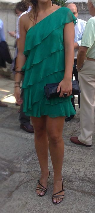 Vestido verde con volantes