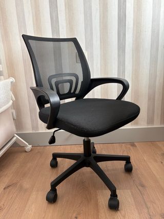 Silla de escritorio con ruedas