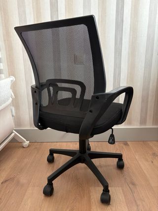 Silla de escritorio con ruedas