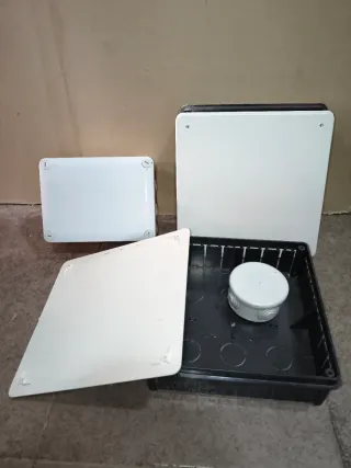 Lote de 4 cajas Simon