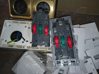 Lote de 4 cajas Simon