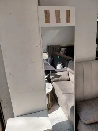 Recibidor vertical con espejo