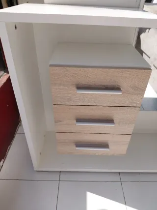 Recibidor vertical con espejo