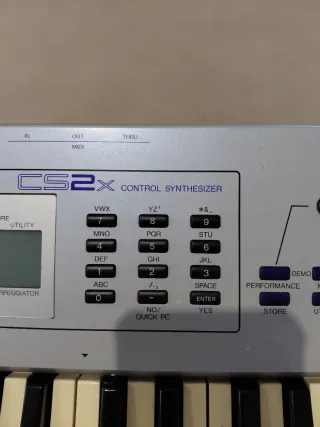 Yamaha CS2x Sintetizador Controlador MIDI