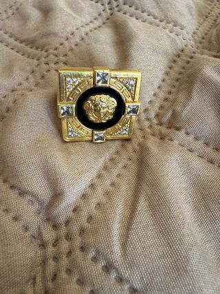 Anillo Versace Dorado Peso 28 gramos