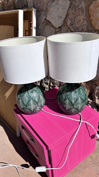 Lámpara de cerámica verde con pantalla