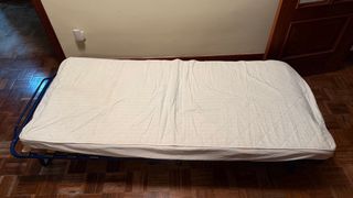 Cama plegable con colchón
