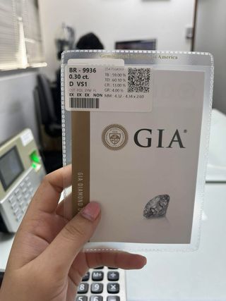Diamante GIA 0.30 ct D VS1 Triple Excelente