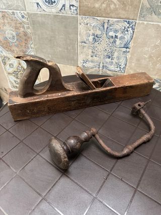 HERRAMIENTAS carpintero y taladro manual antiguo