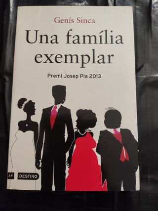 Libro "Una família exemplar" Genís Sinca Llibre