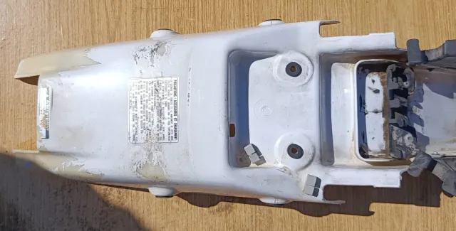 Colin blanco Honda Dominator