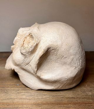 Escultura brutalista “Memento Mori” Ferrero 1980