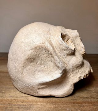 Escultura brutalista “Memento Mori” Ferrero 1980