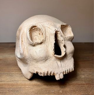 Escultura brutalista “Memento Mori” Ferrero 1980