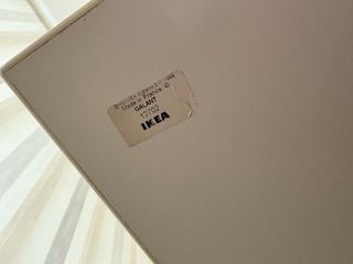 Mesa Ikea Galant blanca y metal