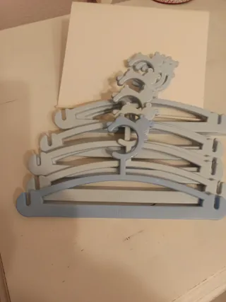 Lote de 9 perchas bebé