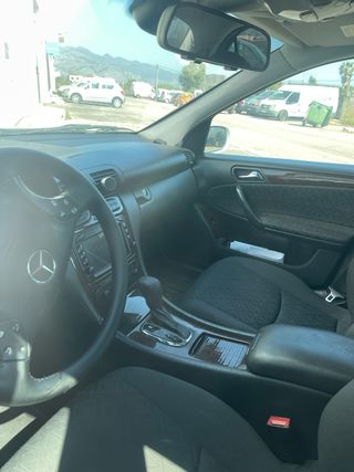 Mercedes-Benz Clase C 2004
