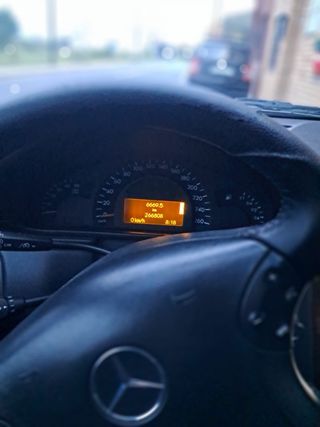 Mercedes-Benz Clase C 2004