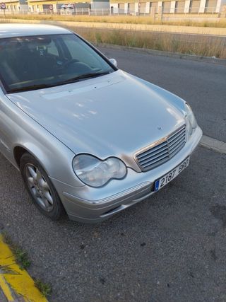 Mercedes-Benz Clase C 2004