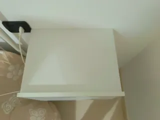 Coppia comodini sospesi bianchi compresi di staffe