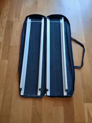Rampa telescópica para silla de ruedas.