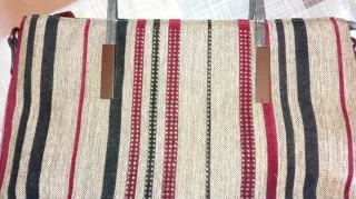 Bolso hombro grande gris, burdeos y negro