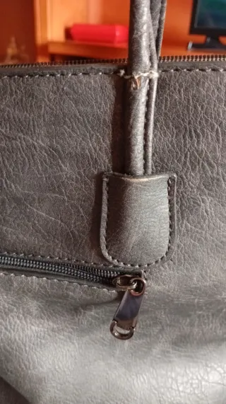 Bolso hombro grande gris, burdeos y negro