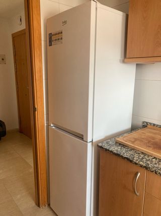 Nevera Combi Beko RCHE300K30WN Blanca