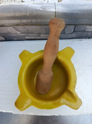 2 Morteros de Cerámica Amarillos con Mazo