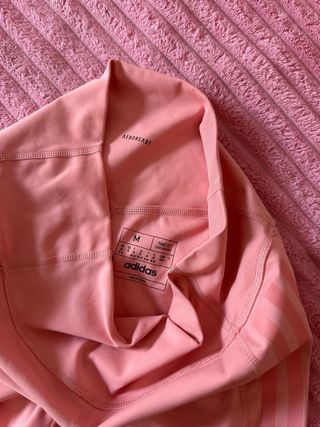 Shorts deportivos Adidas rosa