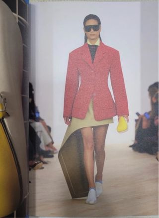 Revista Loewe issue 10  con postales y póster