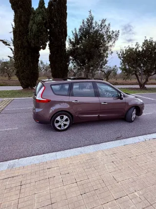 Renault Grand Scenic 2010